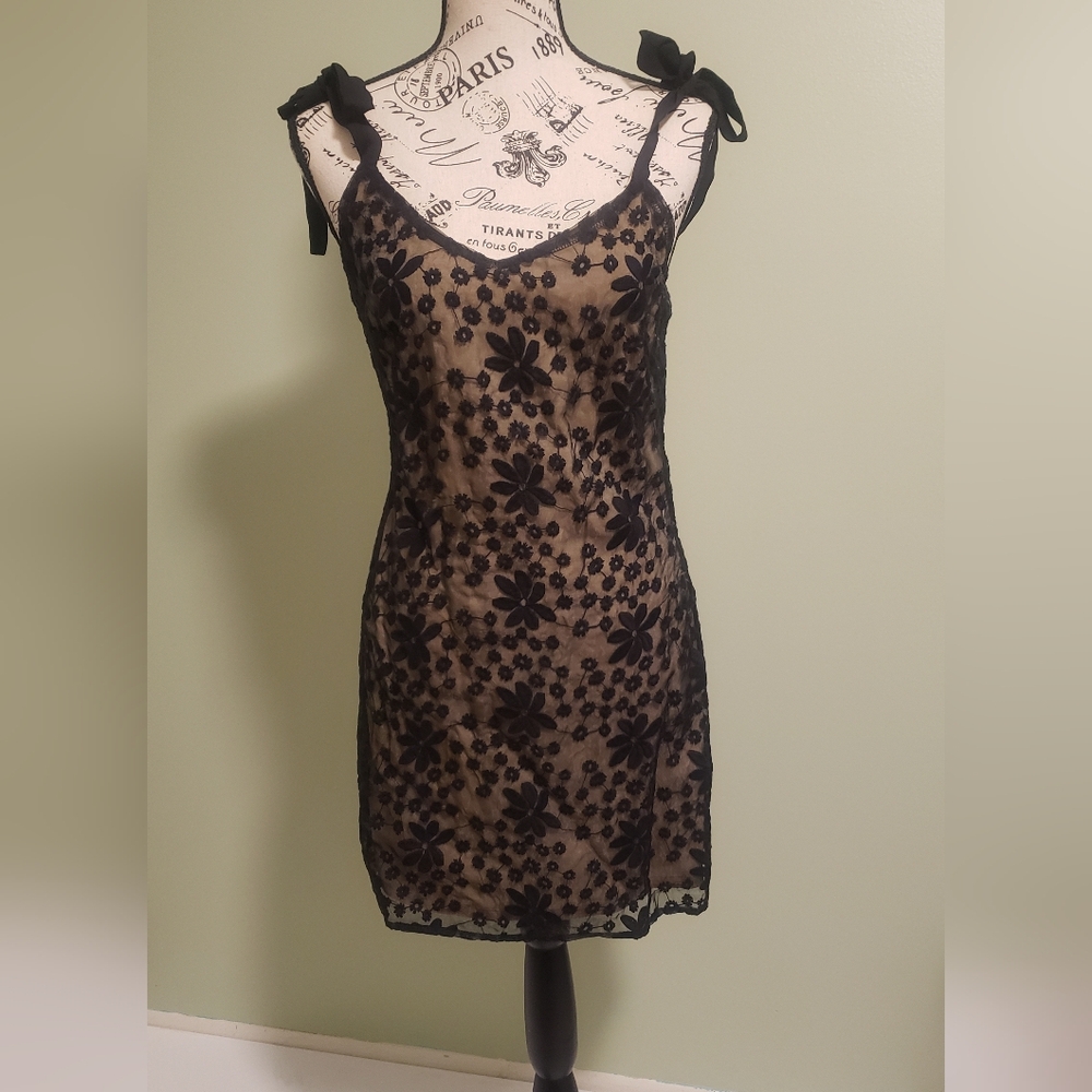 NWT Francesca's Collections Black Floral Lace Slip Dress Sz. S